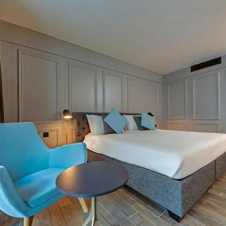 Land's End, Boutique Hotel