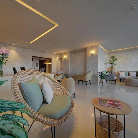 Land's End, Boutique 4* Sliema