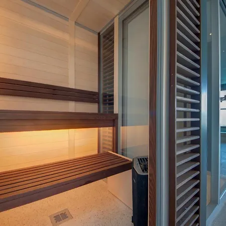 Land's End, Boutique Hotel 4*