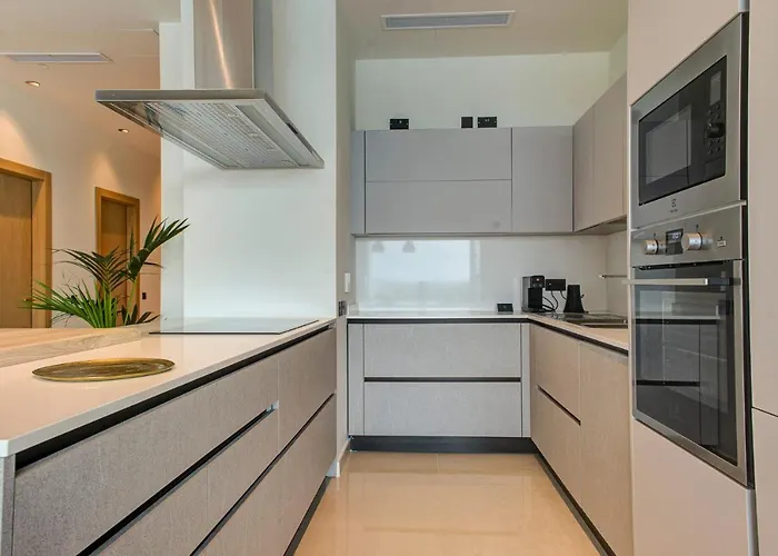 Land's End, Boutique Ξενοδοχείο 4*