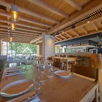 Land's End, Boutique 4*