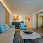 Land's End, Boutique 4*