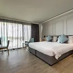 מלון Land's End, Boutique 4*