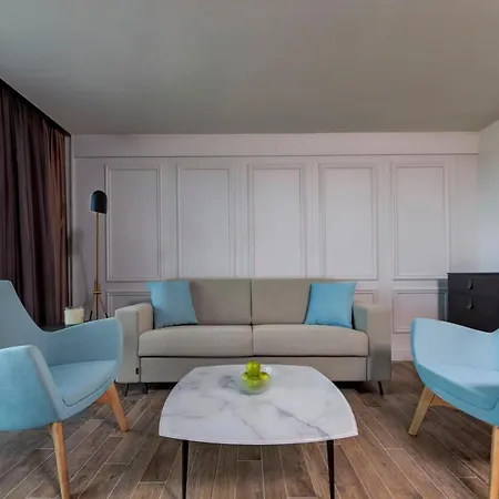 Land's End, Boutique Hotel