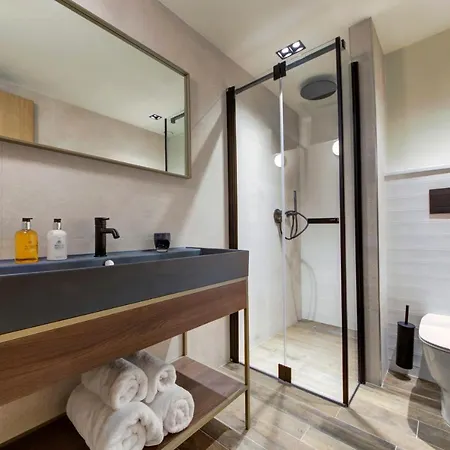 Hotel Land's End, Boutique