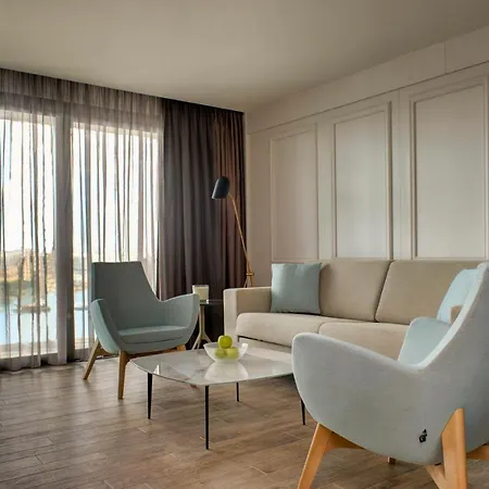 Land's End, Boutique 4* Sliema