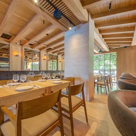 Hotel Land's End, Boutique