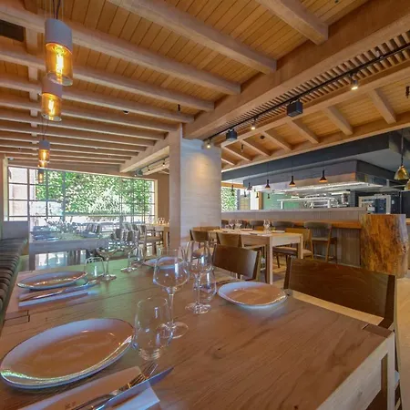 Land's End, Boutique 4*