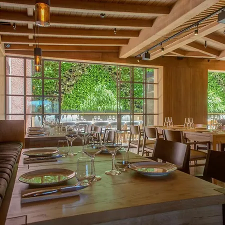 Land's End, Boutique מלון 4*
