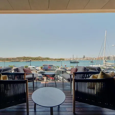 Land's End, Boutique 4* Sliema