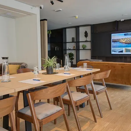 Land's End, Boutique