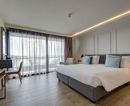 Land's End, Boutique Hotel 4*