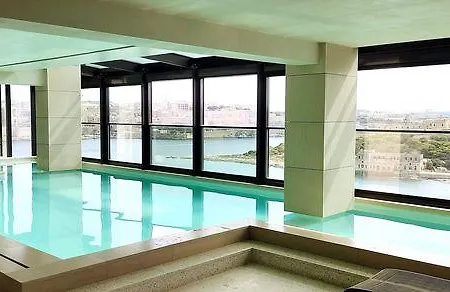فندق Land's End, Boutique 4*