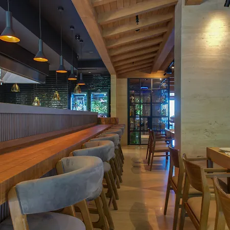 Land's End, Boutique