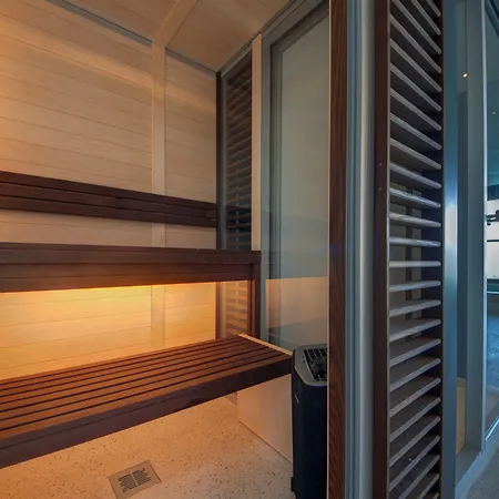 Land's End, Boutique Hotel