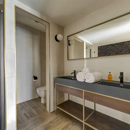 Land's End, Boutique Hotel 4*