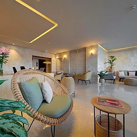 Land's End, Boutique 4* Sliema