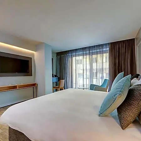 Land's End, Boutique Hotel