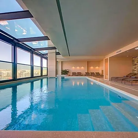 Land's End, Boutique 4*