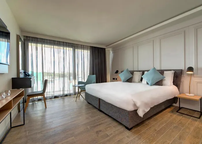 Land's End, Boutique Hotel 4*