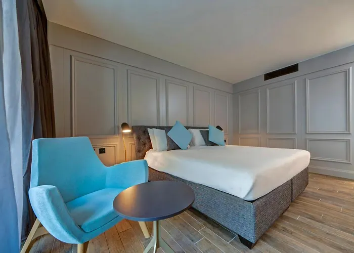 Land's End, Boutique Hotel