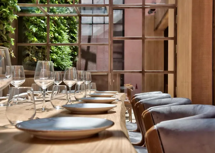 Land's End, Boutique