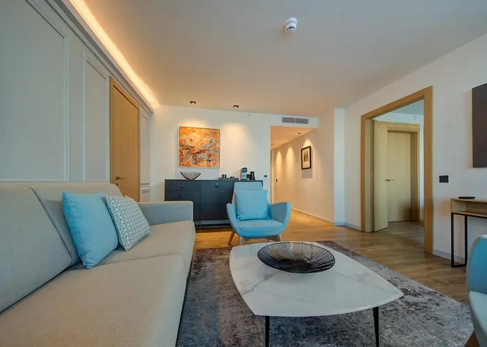 Land's End, Boutique 4*