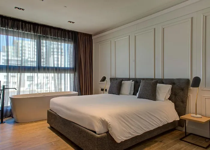 Land's End, Boutique