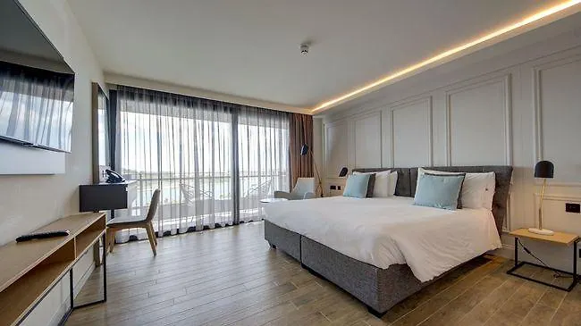 Land's End, Boutique Hotel 4*