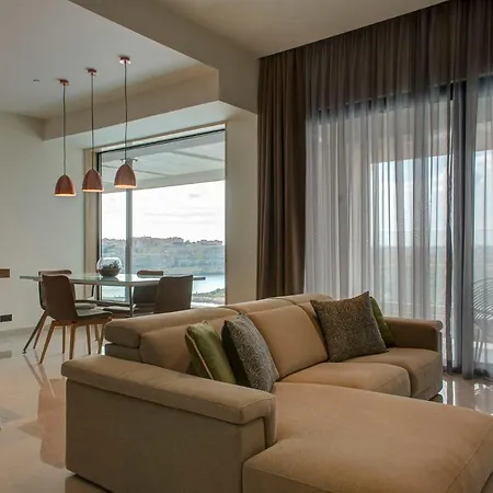 Land's End, Boutique 4* Sliema