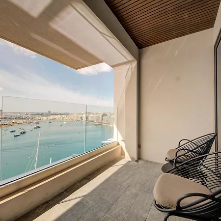 Land's End, Boutique Sliema