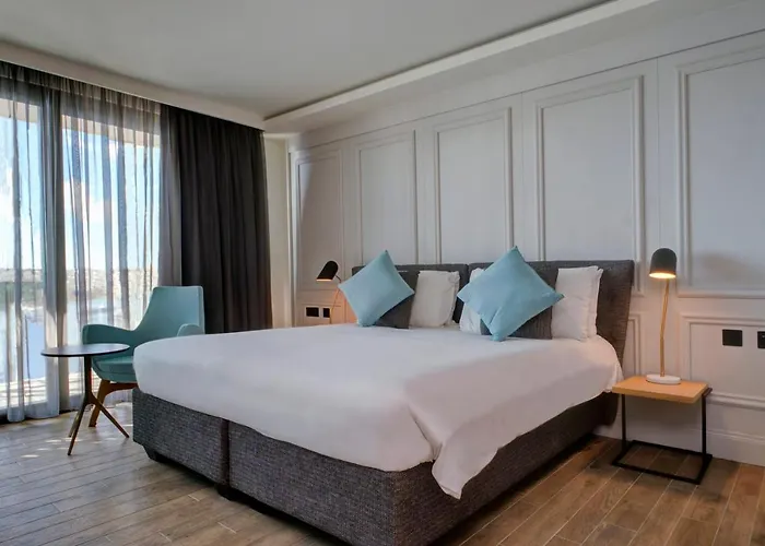 Land's End, Boutique 4*