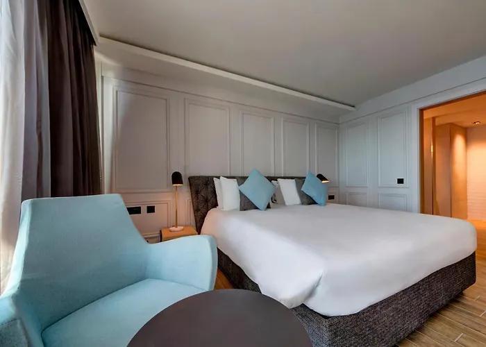 Hotel Land's End, Boutique