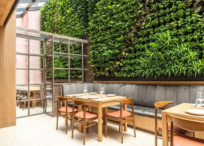 Hotel Land's End, Boutique