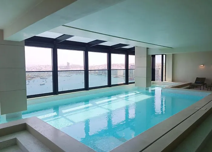 Land's End, Boutique 4* Sliema