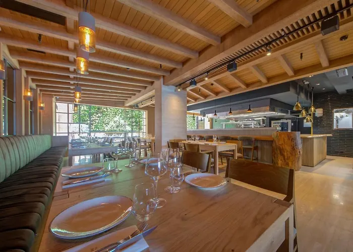 Land's End, Boutique 4*