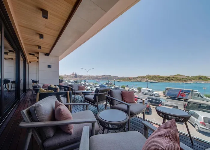 Land's End, Boutique Hotel