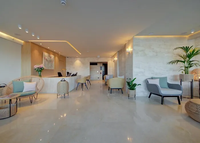 Land's End, Boutique Hotel