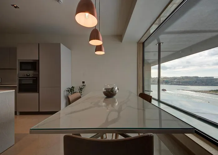 Hotel Land's End, Boutique